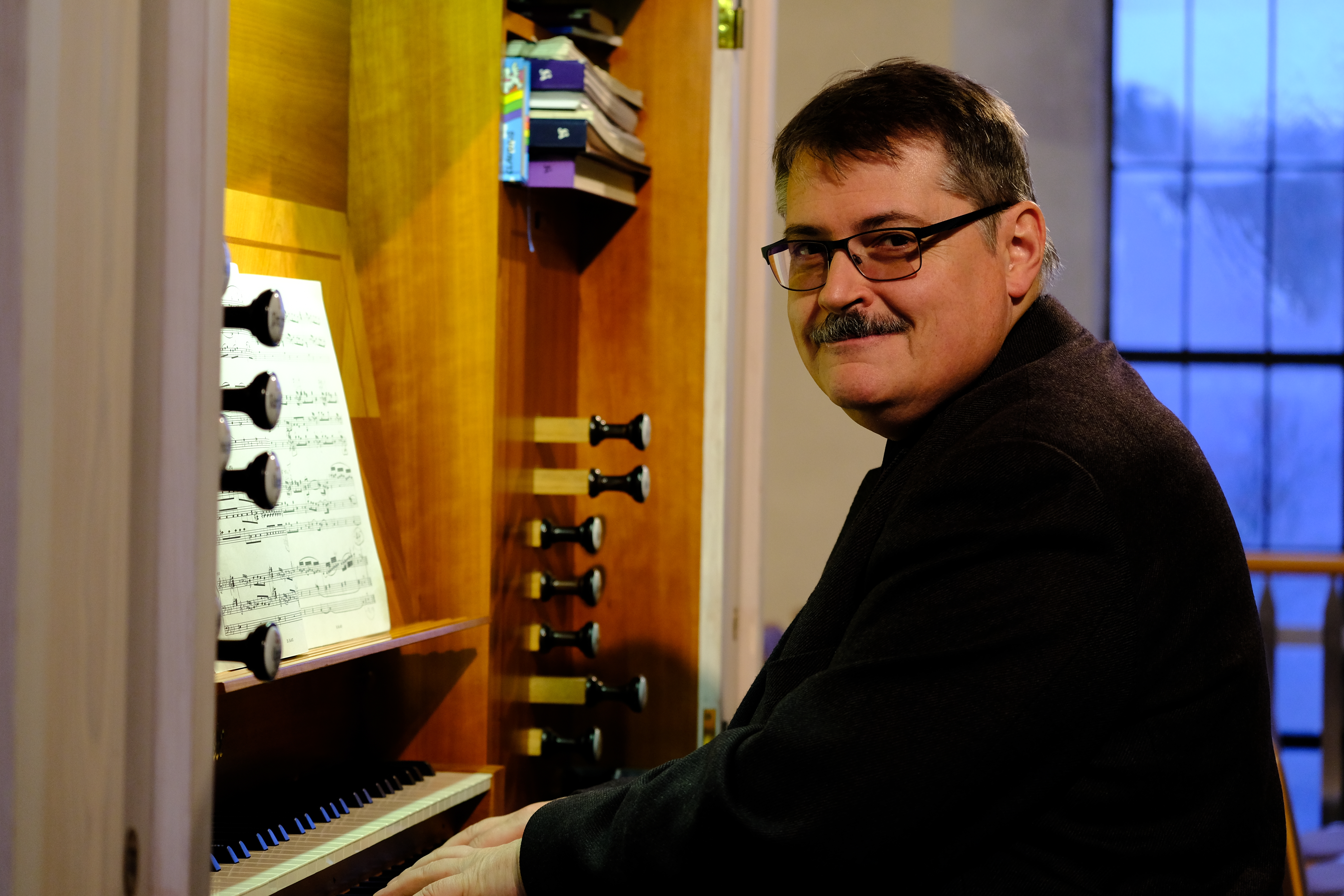 LKMD Ulrich Knörr an der Orgel, Foto Eifler